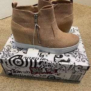 Wedge sneakers NWT
